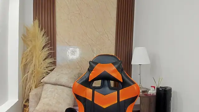 Thais kim online show from April 18, 3:38 pm