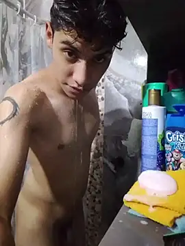 aispuro8505 online show from April 15, 7:04 am