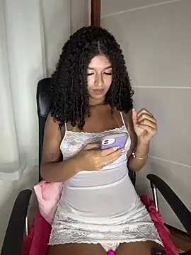 larajuli online show from May 17, 12:41 am