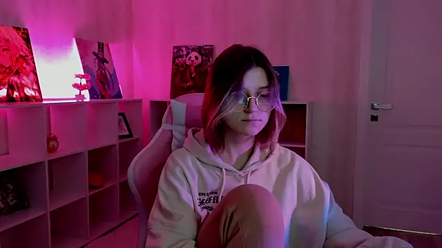 Agnes Passero online show from September 30, 8:08 am