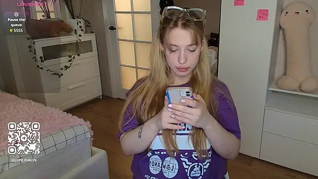 LightStar 18 online show from February 7, 1:31 am