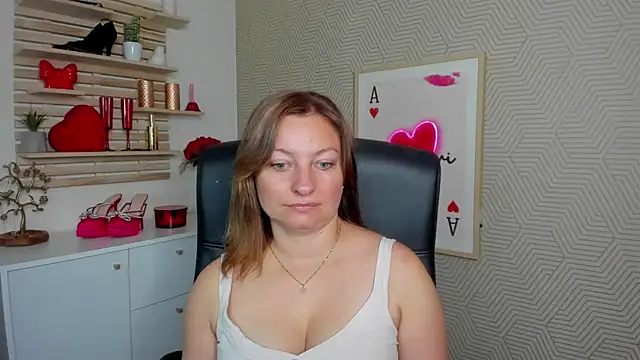 angelaSamt online show from July 16, 5:35 am