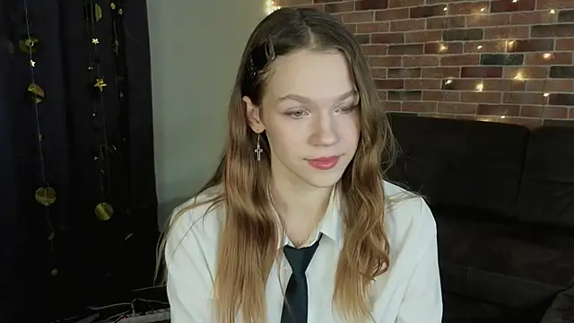 Snapshot of VelvetRisque chatting on January 9, 6:16 am VelvetRisque online show from January 9, 6:16 am