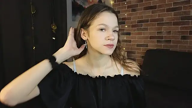 Snapshot of VelvetRisque chatting on February 12, 6:19 am VelvetRisque online show from February 12, 6:19 am