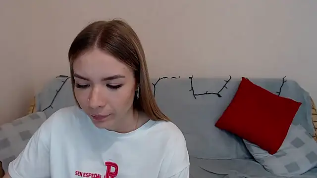 Snapshot of aSingleOne chatting on February 3, 7:02 am aSingleOne online show from February 3, 7:02 am