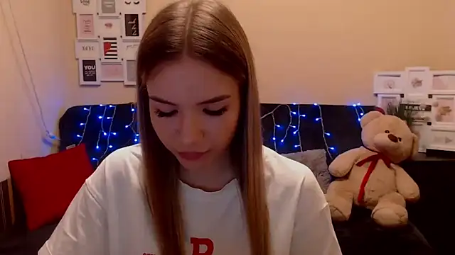 Snapshot of aSingleOne chatting on February 15, 4:03 pm aSingleOne online show from February 15, 4:03 pm