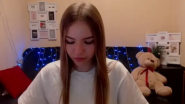 Snapshot of aSingleOne chatting on February 17, 5:52 pm aSingleOne online show from February 17, 5:52 pm