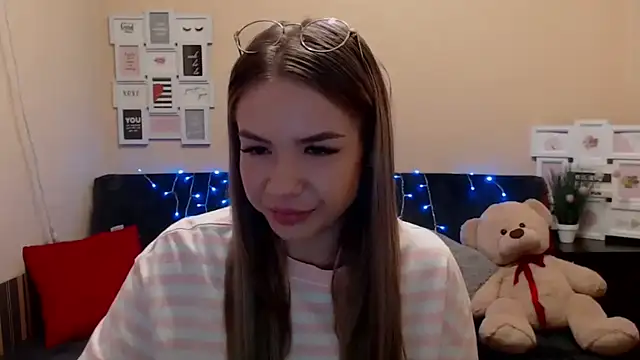 Snapshot of aSingleOne chatting on February 27, 9:04 pm aSingleOne online show from February 27, 9:04 pm