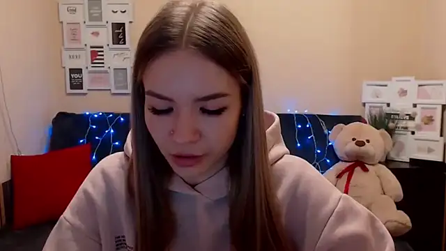 Snapshot of aSingleOne chatting on March 3, 9:31 pm aSingleOne online show from March 3, 9:31 pm