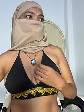 Yuli arabic online show from May 12, 7:00 pm