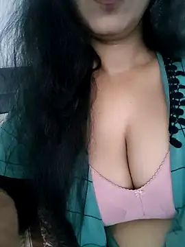 Deepa Sharma143 online show from April 10, 2:06 am