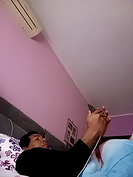 estrogeni online show from February 9, 7:01 am