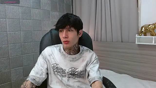 Iantwink18 online show from February 9, 12:20 pm