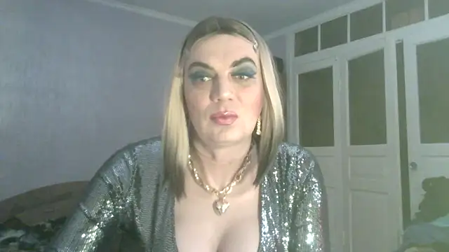 Snapshot of NiraFrost chatting on February 8, 6:33 pm NiraFrost online show from February 8, 6:33 pm