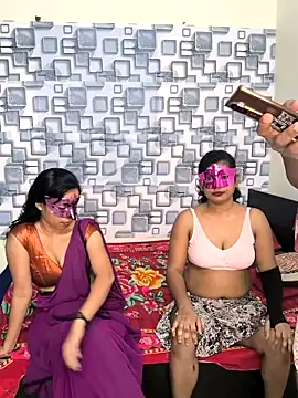 Snapshot of Family02 chatting on December 19, 5:09 pm Family02 online show from December 19, 5:09 pm