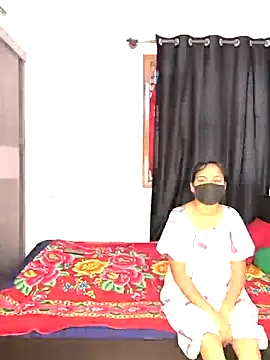 Snapshot of Family02 chatting on February 8, 3:10 am Family02 online show from February 8, 3:10 am