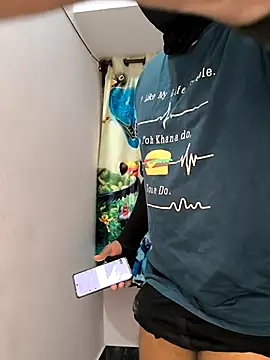 Snapshot of Family02 chatting on March 26, 5:07 pm Family02 online show from March 26, 5:07 pm