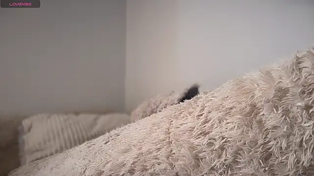 Bunnyylovee online show from April 18, 2:10 pm