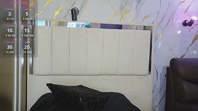 Olivia11  online show from July 7, 1:04 pm