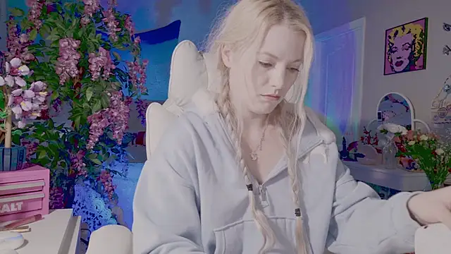 Talulaa online show from April 13, 7:41 pm