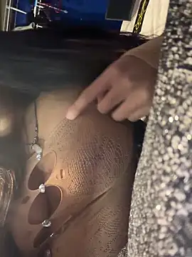 Idonotcherishu online show from February 18, 2:40 am