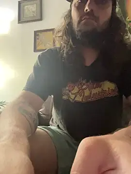 Snapshot of crashnasty chatting on March 31, 2:46 am crashnasty online show from March 31, 2:46 am