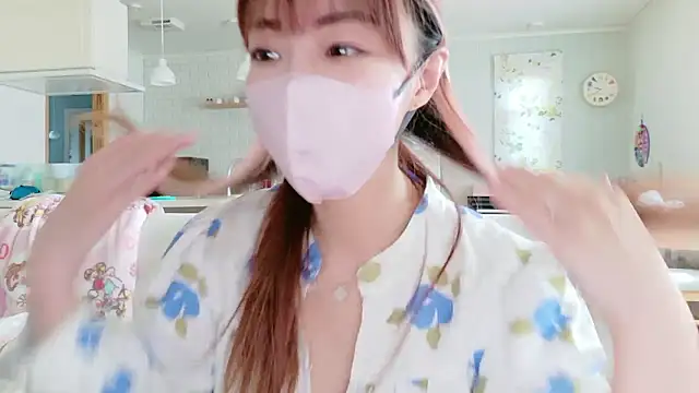 SUZU 1201 online show from April 14, 12:38 am