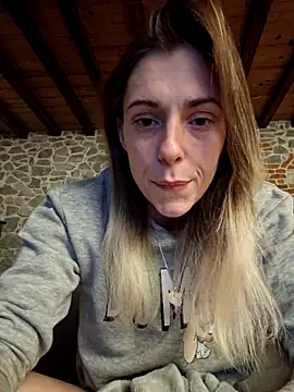 Snapshot of SexyAlya chatting on November 17, 10:15 pm SexyAlya online show from November 17, 10:15 pm