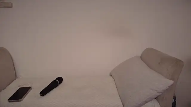 Snapshot of Petite36 chatting on May 22, 8:25 pm Petite36 online show from May 22, 8:25 pm