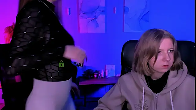 gloria bubble online show from March 18, 8:12 pm