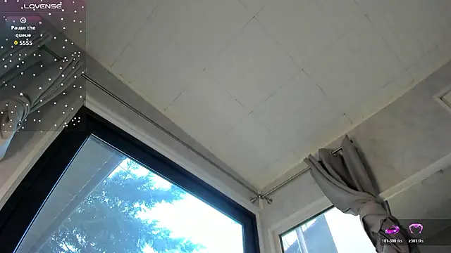 Ella Vee online show from March 4, 5:46 am