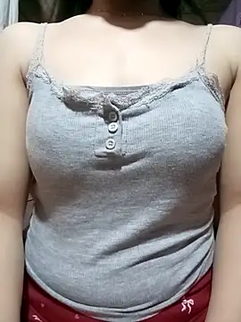 LucyyLy online show from April 5, 1:08 pm