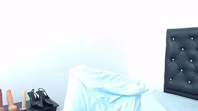 ivorynoir online show from April 18, 1:04 pm