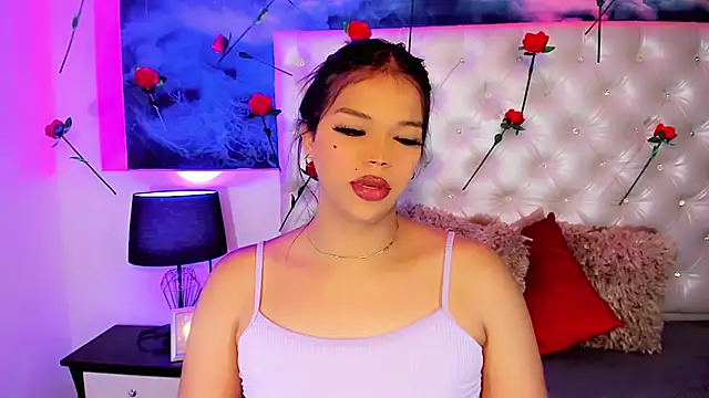 Valeria Swett  online show from February 19, 9:00 pm