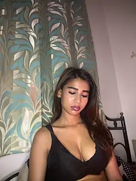 STRIP GLOW online show from March 21, 8:45 pm