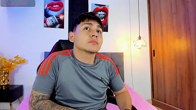 Nicolas James Sc online show from September 13, 1:33 pm