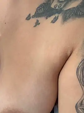 latina curvy22 online show from May 17, 8:16 pm