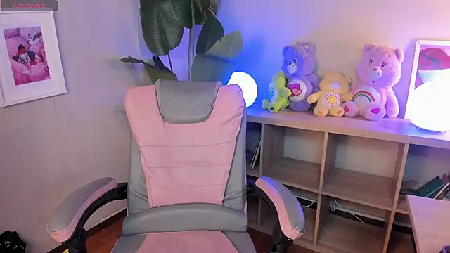 Mystic blue online show from March 25, 12:44 pm