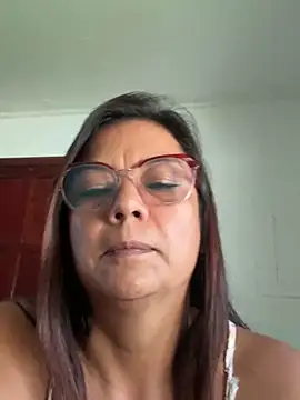 YadiraOrozco online show from November 24, 8:19 pm