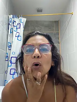 YadiraOrozco online show from January 10, 1:24 pm