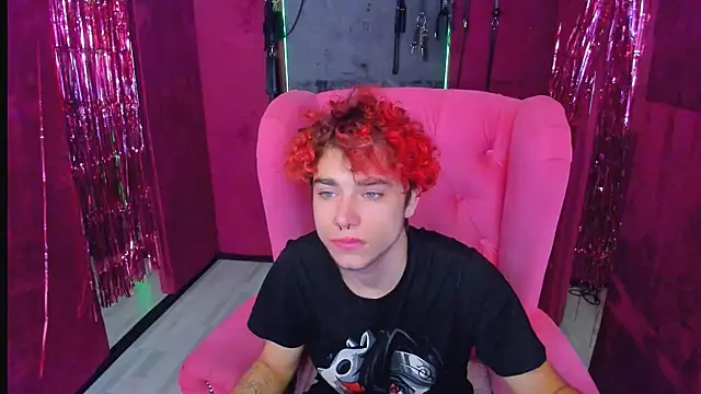 Snapshot of Blaiz_Vok chatting on December 15, 8:46 pm Blaiz Vok online show from December 15, 8:46 pm