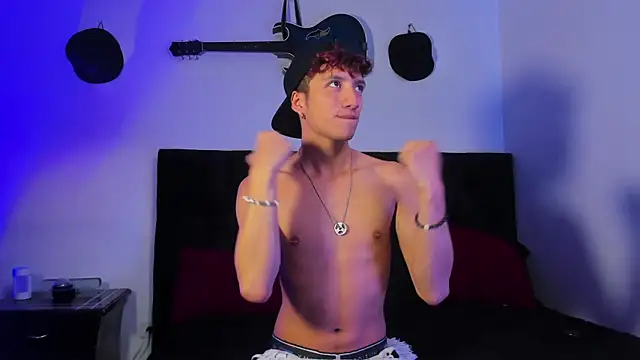 mhatias  online show from April 1, 10:07 pm