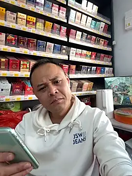 Snapshot of dajiba4718 chatting on December 18, 7:14 am dajiba4718 online show from December 18, 7:14 am