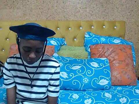 SweetSlenderChoc online show from February 14, 3:31 pm