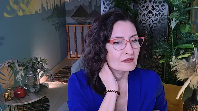 Snapshot of UnaTerra chatting on December 14, 5:24 am UnaTerra online show from December 14, 5:24 am