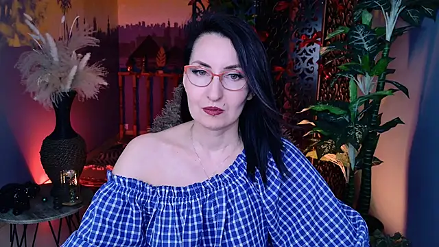 Snapshot of UnaTerra chatting on March 1, 9:22 am UnaTerra online show from March 1, 9:22 am