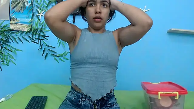 skinnysofia18 online show from July 19, 2:10 pm