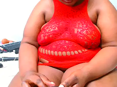 ROYALASS25 online show from March 17, 8:19 pm