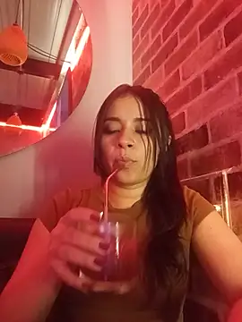 ValerieLove  online show from May 21, 11:45 pm