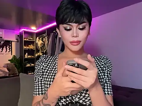 erotictsmonica online show from May 5, 2:41 am
